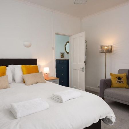 Lovely City Town House With Free Parking Sleeps 2 To 6 Guests York Luaran gambar