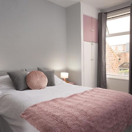 Lovely City Town House With Free Parking Sleeps 2 To 6 Guests York Luaran gambar