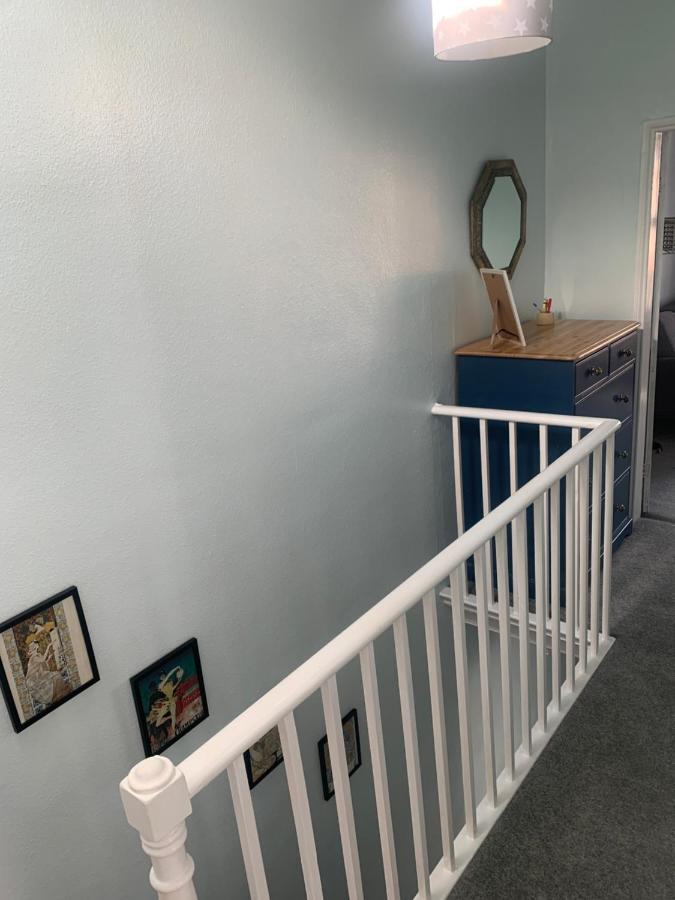 Lovely City Town House With Free Parking Sleeps 2 To 6 Guests York Luaran gambar