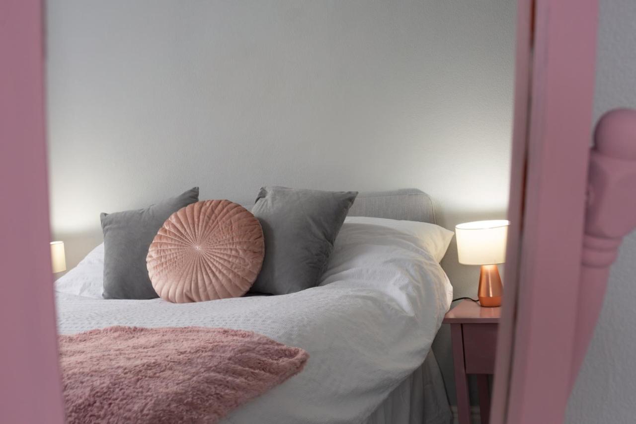 Lovely City Town House With Free Parking Sleeps 2 To 6 Guests York Luaran gambar