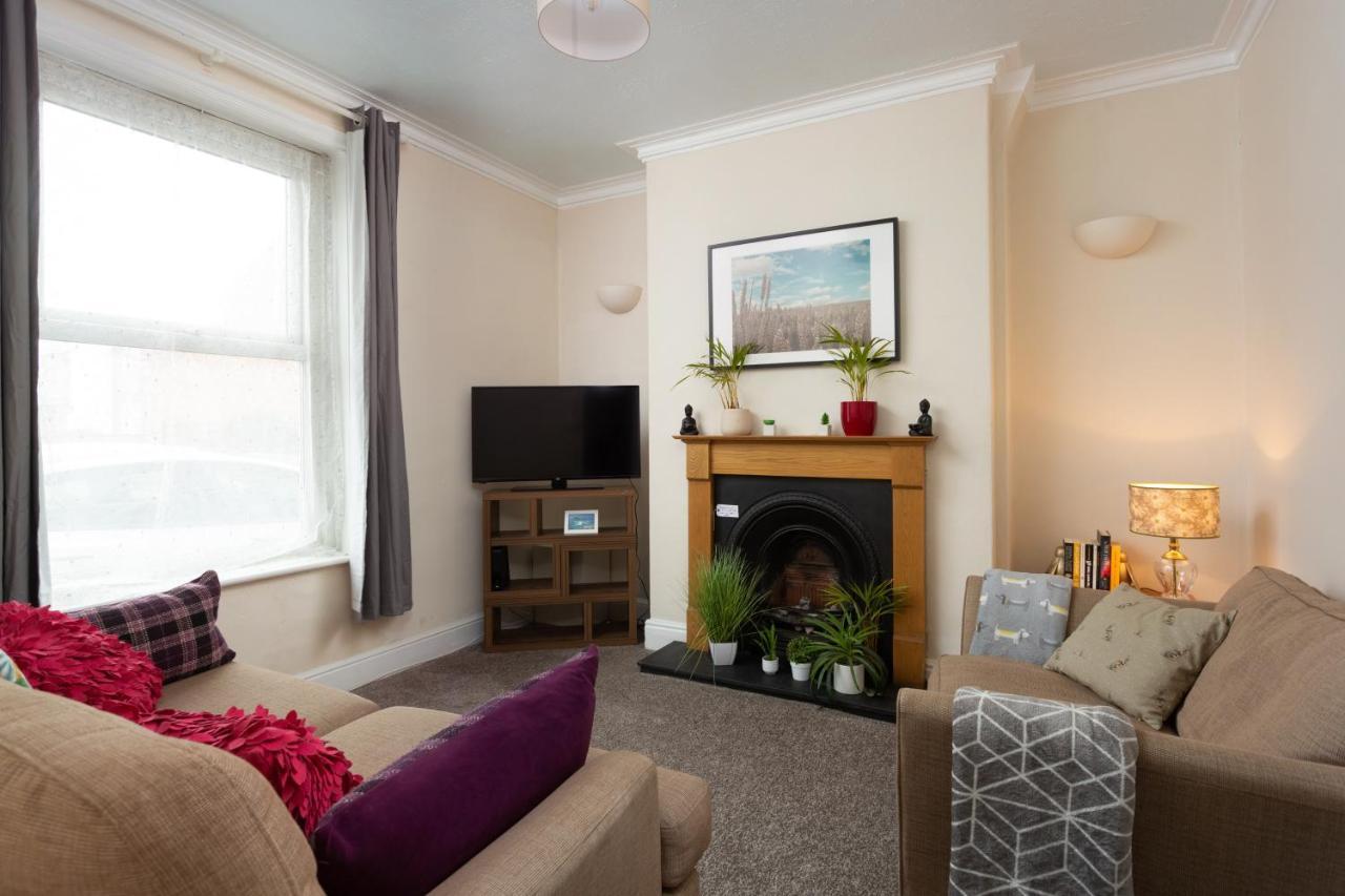 Lovely City Town House With Free Parking Sleeps 2 To 6 Guests York Luaran gambar