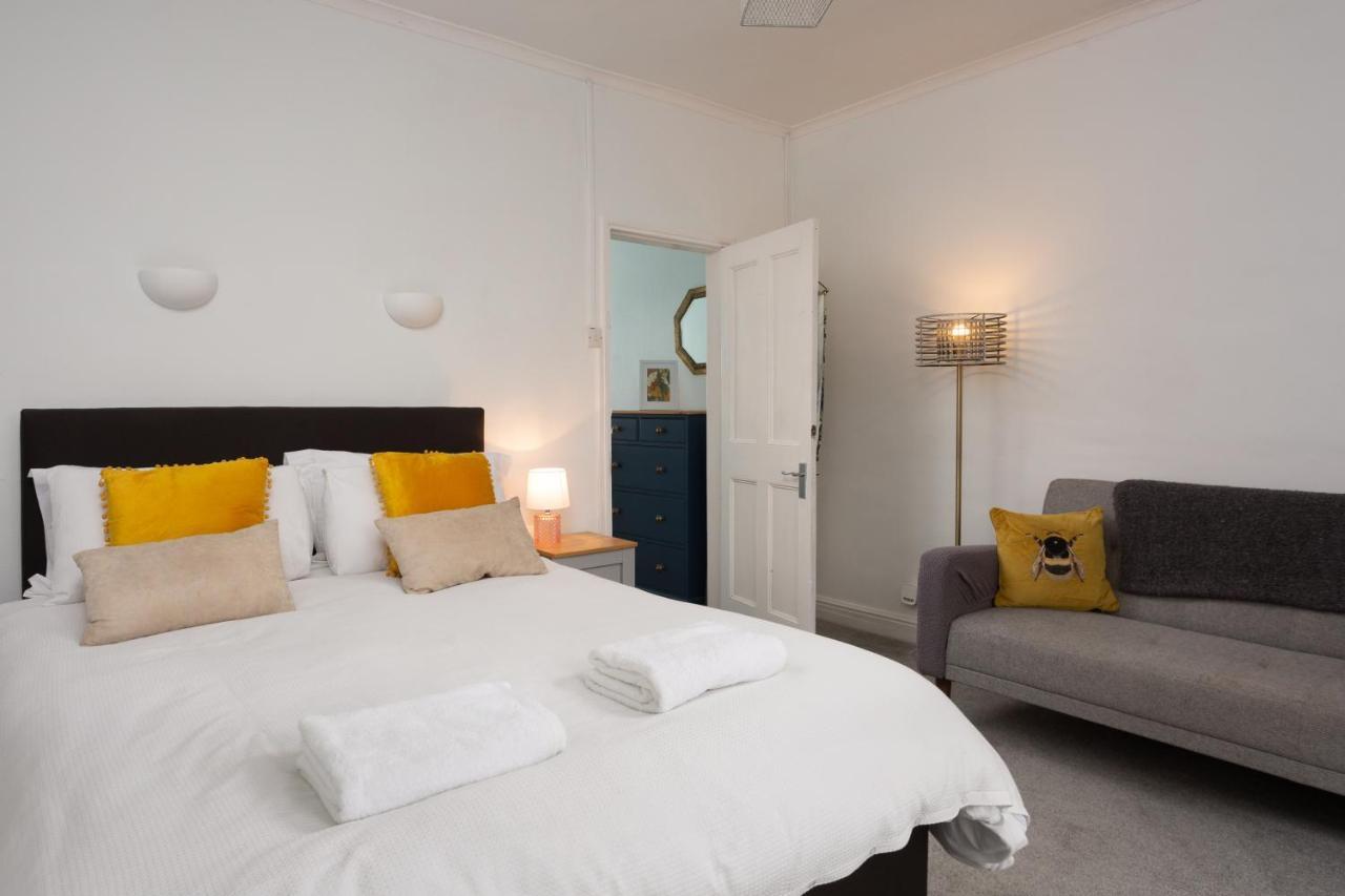 Lovely City Town House With Free Parking Sleeps 2 To 6 Guests York Luaran gambar